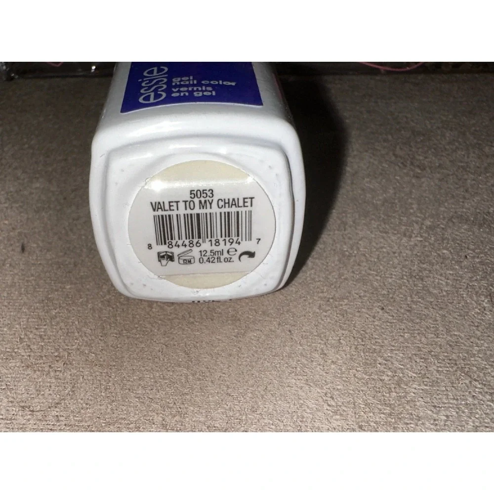 Essie Gel Nail Color Valet To My Chalet‎ 5053 Blue Polish